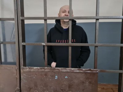 ОВД-Инфо требует освободить главного редактора «Медиазоны» Сергея Смирнова
