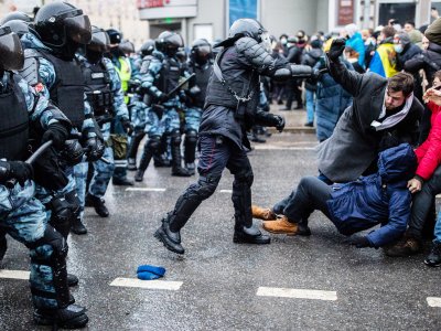 Помощь «дворцовым узникам». 17 адвокатов от ОВД-Инфо защищают участников зимних протестов