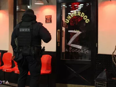  “Z-for Russia”: Moscow authorities raid hip pubs and a cultural centre 