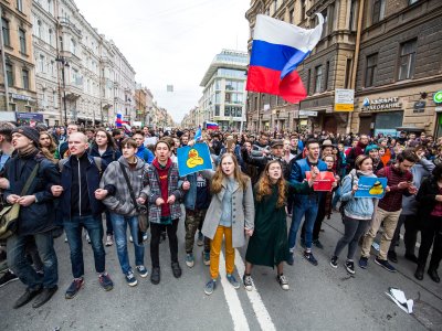 Госдума приняла закон о вовлечении детей в акции. Но не объяснила, как он будет работать