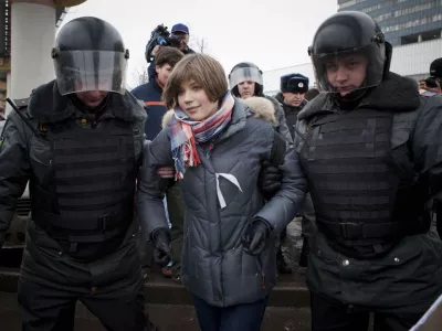  Задержанные на «стихийном пикете против наглой лжи телеканала НТВ» 