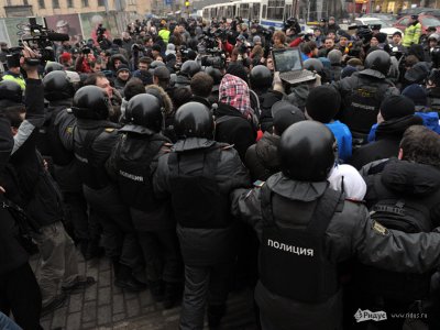 За разгоном митинга на Триумфальной площади последовали аресты