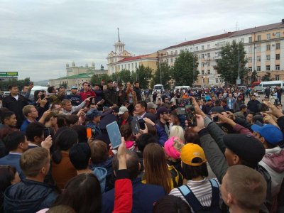 Стихийный протест в Улан-Удэ: воин-шаман, газель, коммунисты и ОМОН