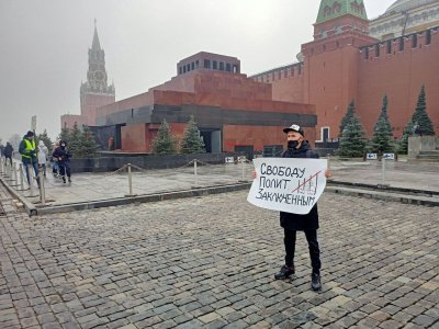 Александр Михайлов во время пикета 2 ноября 2021 года / Фото: Avtozak LIVE