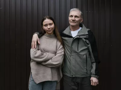  «Не думай, что по окончании срока мы от тебя отстанем». Алексей Москалев уехал из России и увез дочь. Мы поговорили с ним 