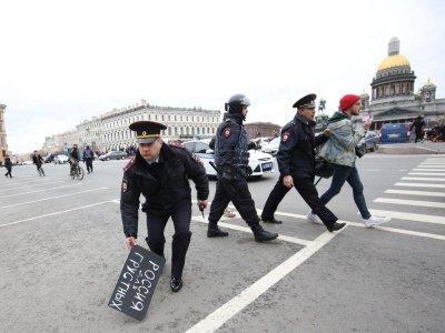 Акции против «царя»: избитые, задержанные, несовершеннолетние