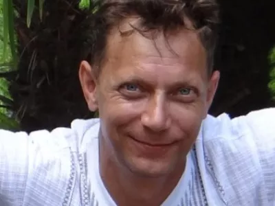  «Встреча закончилась смешной сценой - я встаю со стула, и диктофон выпадает на пол» 