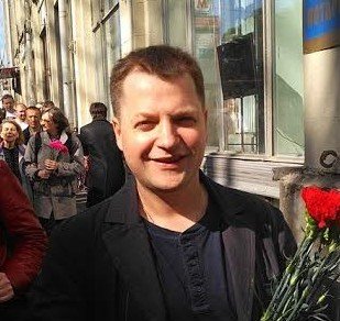 «Задавали бесконечное количество вопросов и требовали одновременного ответа»