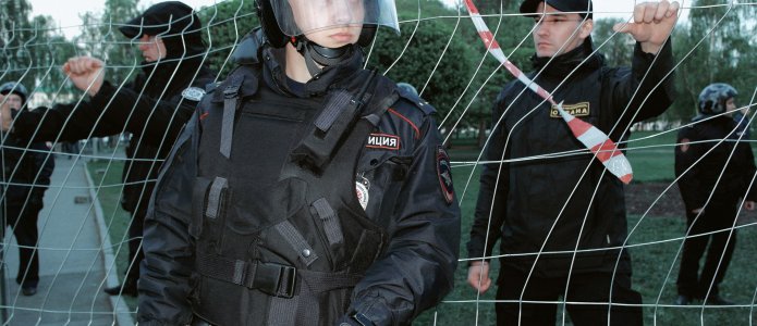 Полицейский не в форме: дело об оскорблении пресс-секретаря МВД в екатеринбургском сквере