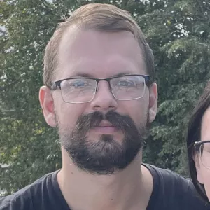 Гусельников Артем