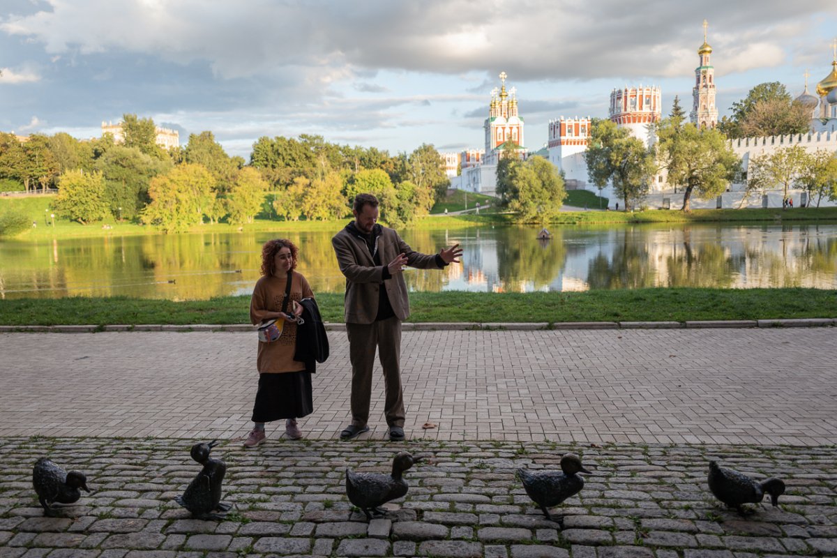Слава Малахов и Марина-Майя Говзман в Москве, 21 августа 2025 года / Фото: ОВД-Инфо